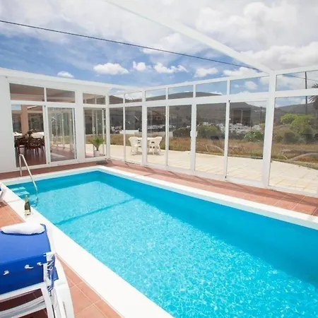 펜션 Las 5 Palmas Mit Pool Und Panoramablick
