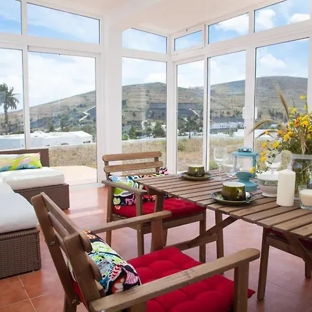 펜션 Las 5 Palmas Mit Pool Und Panoramablick *
